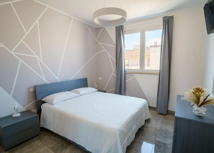 לינה וארוחת בוקר White & Grey 3*